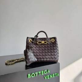 Picture of Bottega Veneta Handbags _SKUfw223687394fw